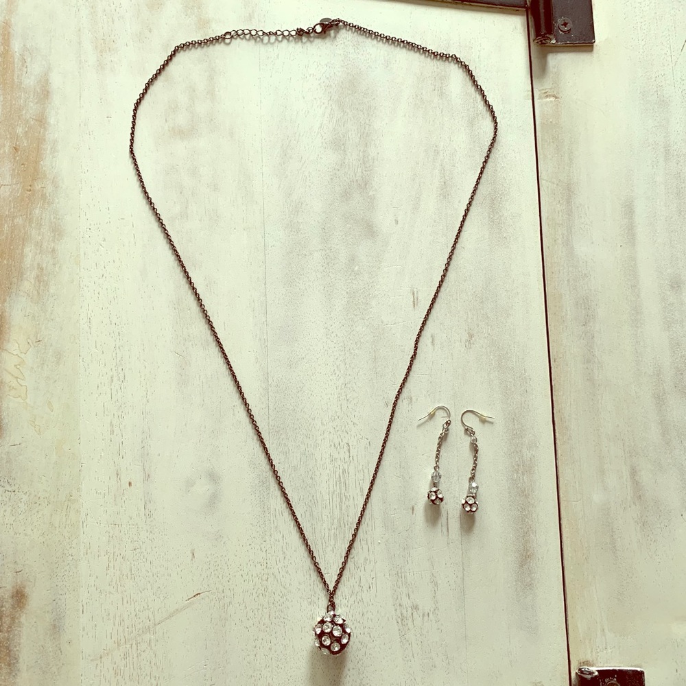 🛍 2/$15 LIKE NEW AE Necklace & Earring Set